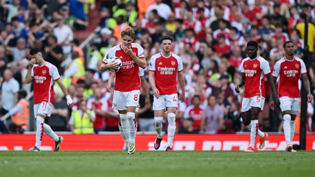 Arsenal players showed emotions after falling 2 points short of the Premier League title. (Photo via Getty Images)