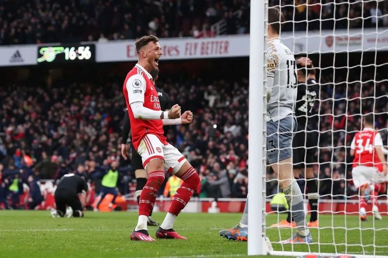 Ben White must ‘clear the air’ after England recall