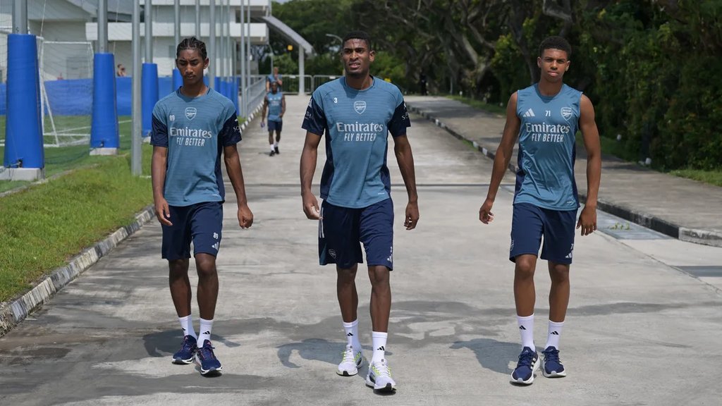 Arsenal defender weighs up Spain call-up amid Colombia interest