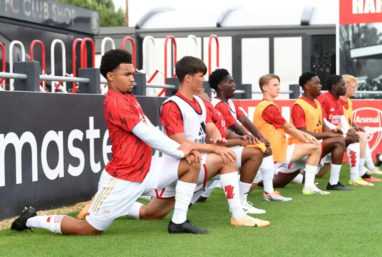 Arsenal teenager withdraws from England squad with injury